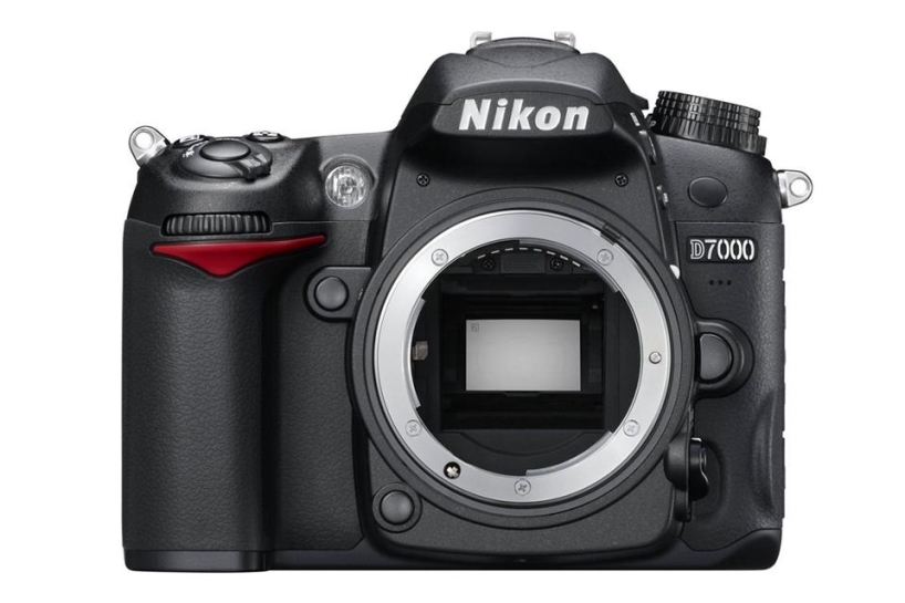  Nikon D7000 sản xuất 09/2010